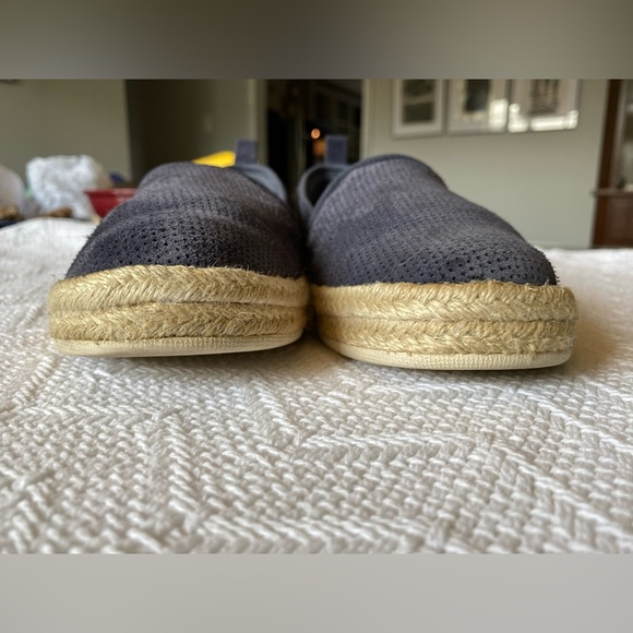 Clarks Navy Suede Slip-On Espadrilles Rubber Grip Sole Size 8 - Picture 6 of 10